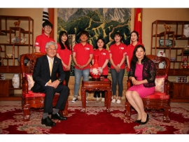 邀请志愿者在驻光州中国总领事馆进行交流活动
